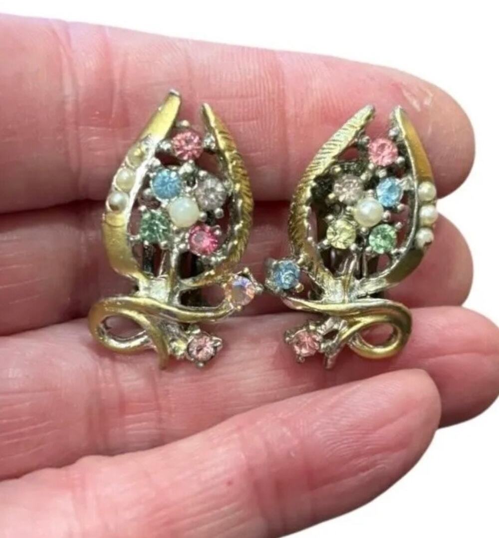 Vintage Pastel Rhinestone Flower Clip Earrings Faux Pearl Gold Tone Floral 1950s
